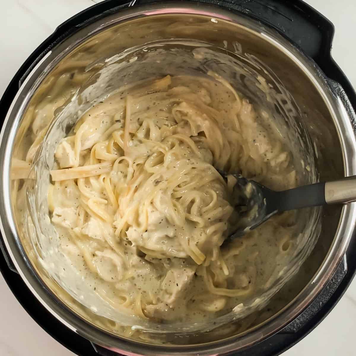 finished chicken alfredo in the instant pot