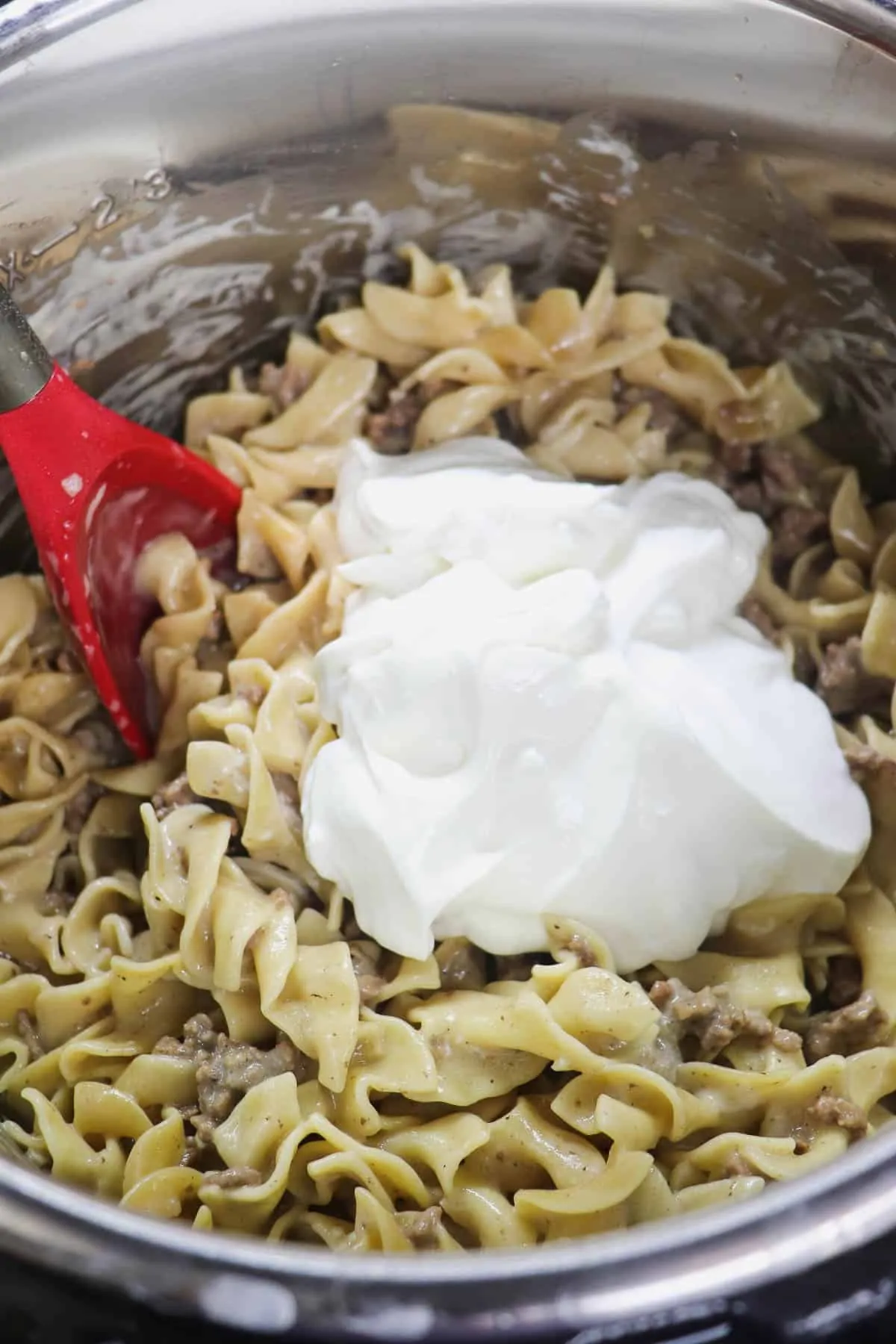 adding sour cream to beef stroganoff in the instant pot