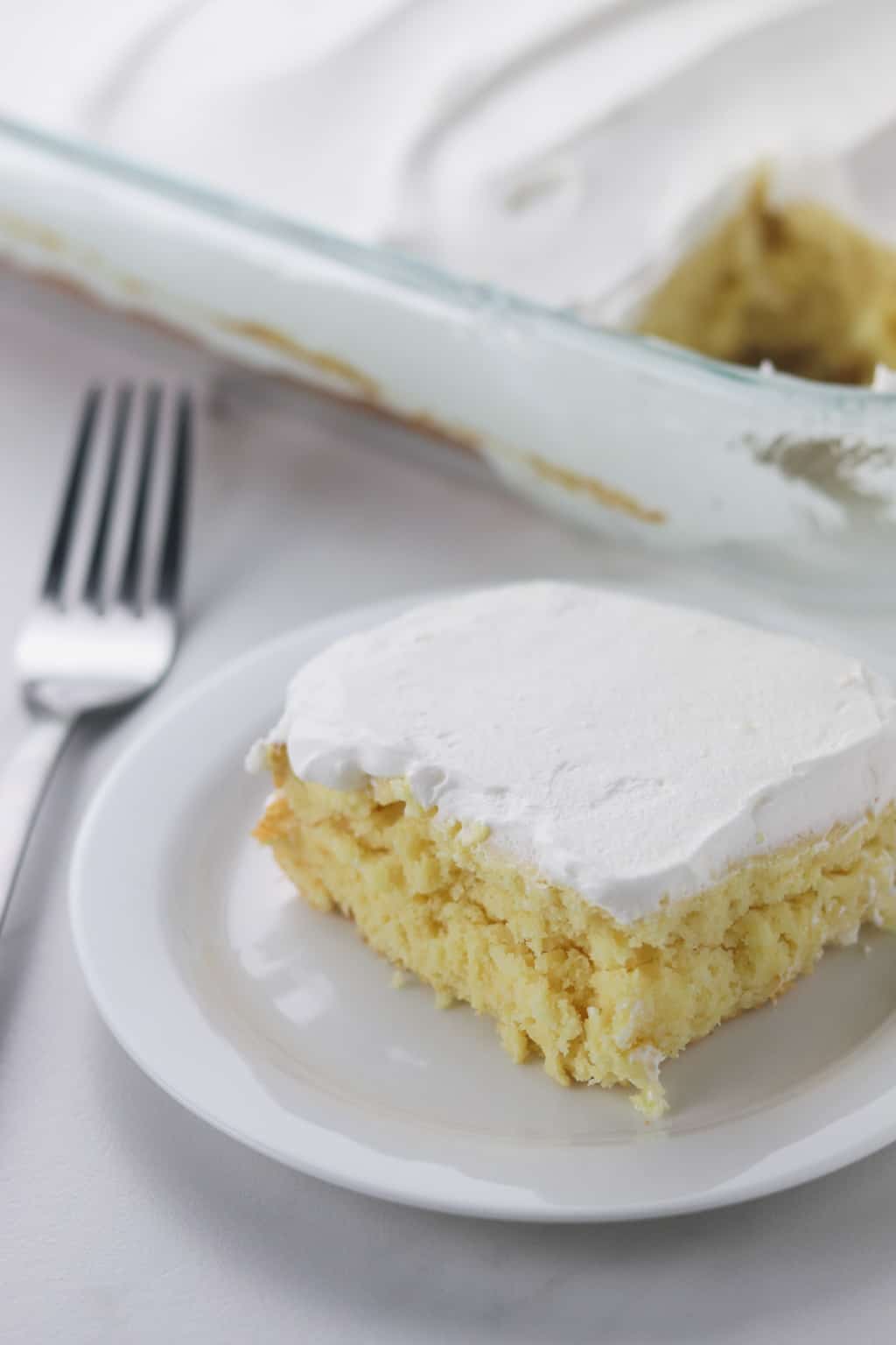 Low-Calorie Greek Yogurt Cake - Skinny Comfort